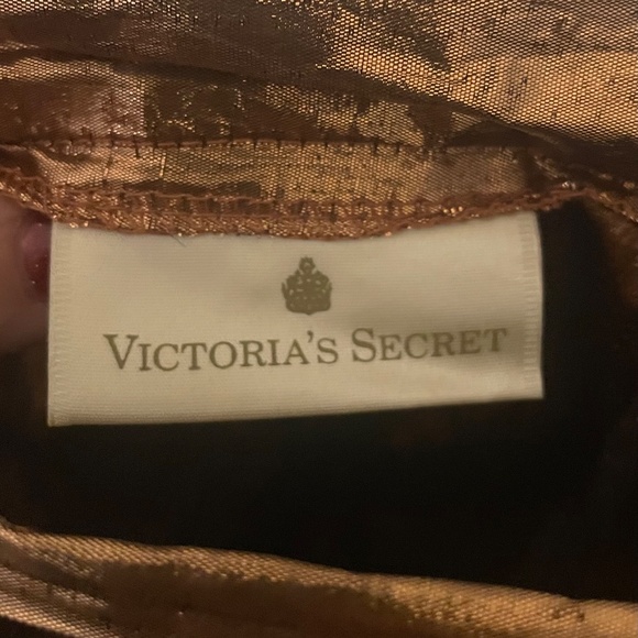 GOLD SHIMMERY MIDI SKIRT - Picture 2 of 2